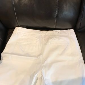 Crown & Ivy shorts, size 16, color white.